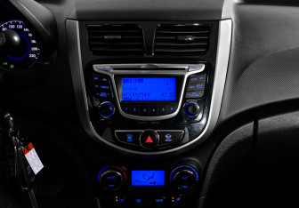 Подержанный автомобиль Hyundai Solaris Sedan 2013 года (16 фото)