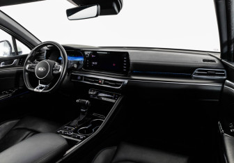 Подержанный автомобиль Kia K5 2020 года (13 фото)