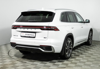 Подержанный автомобиль Geely Monjaro 2024 года (5 фото)