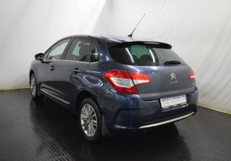 Подержанный автомобиль Citroen C4 Hatchback 2012 года (7 фото)