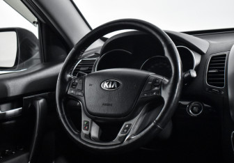 Подержанный автомобиль Kia Sorento 2018 года (15 фото)