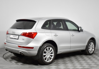 Подержанный автомобиль Audi Q5 2012 года (5 фото)