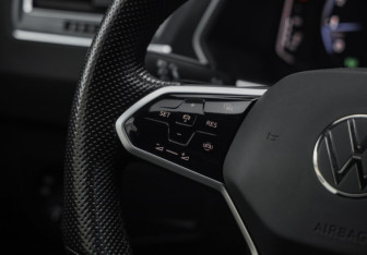 Подержанный автомобиль Volkswagen Tiguan 2021 года (15 фото)