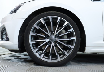 Подержанный автомобиль Audi A5 Coupe 2017 года (11 фото)
