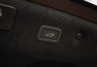 Подержанный автомобиль Jaguar XF Sedan 2018 года (31 фото)