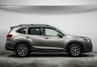 Подержанный автомобиль Subaru Forester Suv 2020 года (4 фото)