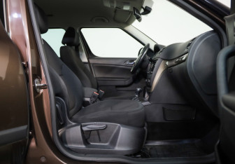 Подержанный автомобиль Skoda Yeti 2015 года (22 фото)