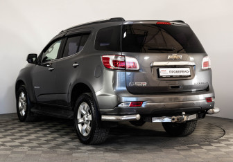 Подержанный автомобиль Chevrolet TrailBlazer 2014 года (7 фото)