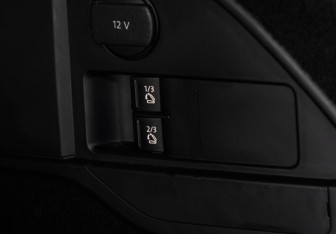 Подержанный автомобиль Volkswagen Touareg 2011 года (18 фото)