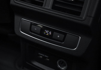 Подержанный автомобиль Audi Q5 2021 года (32 фото)