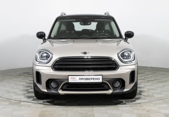 Подержанный автомобиль MINI Countryman 2022 года (2 фото)