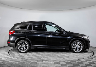 Подержанный автомобиль BMW X1 2017 года (4 фото)
