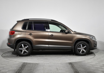 Подержанный автомобиль Volkswagen Tiguan 2014 года (4 фото)