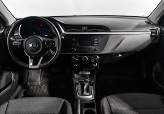 Подержанный автомобиль Kia Rio Sedan 2020 года (14 фото)