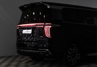 Подержанный автомобиль Hongqi HQ9 2022 года (23 фото)