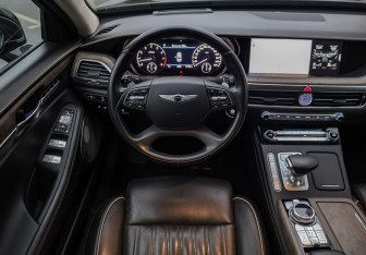 Подержанный автомобиль Genesis G90 2020 года (12 фото)