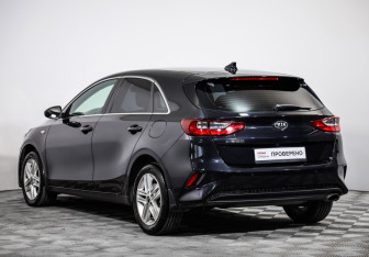 Подержанный автомобиль Kia Ceed Hatchback 2019 года (7 фото)