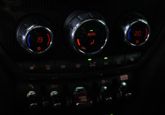 Подержанный автомобиль MINI Countryman 2019 года (17 фото)