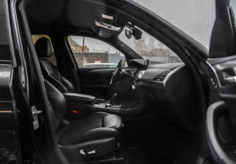 Подержанный автомобиль BMW X3 2018 года (30 фото)