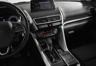 Подержанный автомобиль Mitsubishi Eclipse Cross 2019 года (22 фото)