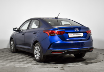 Подержанный автомобиль Hyundai Solaris Sedan 2022 года (7 фото)