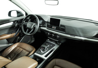 Подержанный автомобиль Audi Q5 2020 года (9 фото)