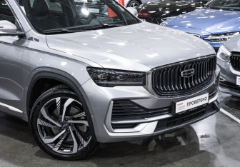 Подержанный автомобиль Geely Monjaro 2024 года (5 фото)