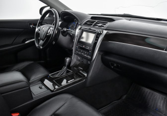 Подержанный автомобиль Toyota Camry Sedan 2017 года (15 фото)