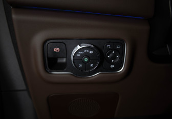 Подержанный автомобиль Exeed VX 2023 года (16 фото)