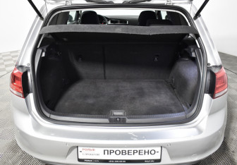 Подержанный автомобиль Volkswagen Golf Hatchback 2013 года (16 фото)