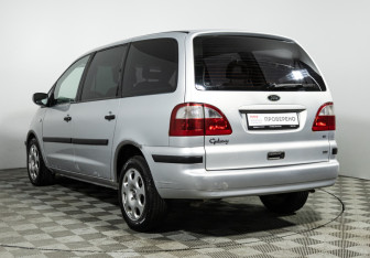 Подержанный автомобиль Ford Galaxy 2002 года (7 фото)