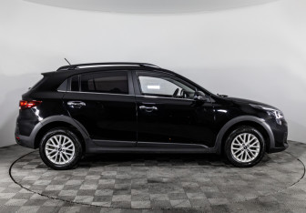 Подержанный автомобиль Kia Rio Hatchback 2021 года (4 фото)