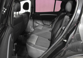 Подержанный автомобиль Renault Sandero 2013 года (11 фото)