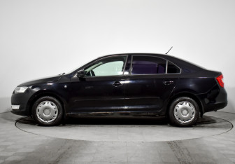 Подержанный автомобиль Skoda Rapid Liftback 2016 года (8 фото)