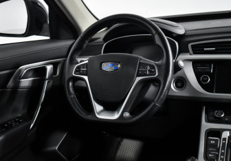 Подержанный автомобиль Geely Atlas 2018 года (17 фото)