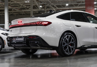 Подержанный автомобиль Audi A5 Liftback 2026 года (10 фото)