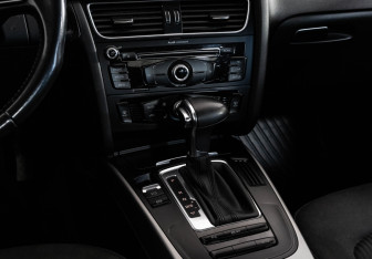 Подержанный автомобиль Audi A4 Sedan 2014 года (12 фото)