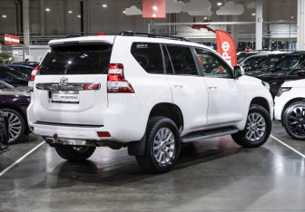 Подержанный автомобиль Toyota Land Cruiser Prado 2014 года (5 фото)
