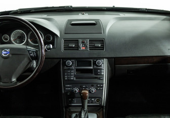Подержанный автомобиль Volvo XC90 2012 года (14 фото)