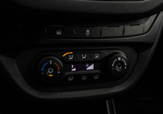 Подержанный автомобиль LADA (ВАЗ) Vesta Sedan 2017 года (15 фото)