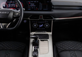 Подержанный автомобиль Exeed TXL 2022 года (15 фото)