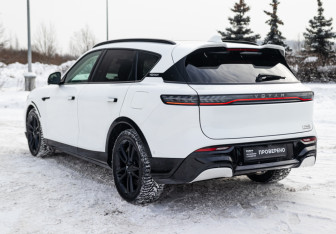 Подержанный автомобиль Voyah Free 2024 года (10 фото)