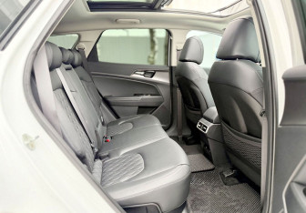 Подержанный автомобиль Kia Sportage 2025 года (32 фото)