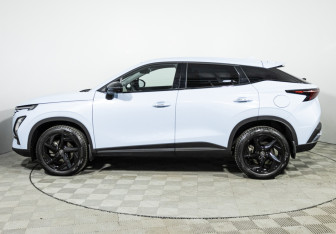 Подержанный автомобиль Omoda C5 2023 года (8 фото)