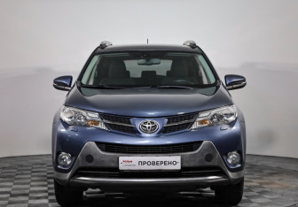 Подержанный автомобиль Toyota RAV4 2013 года (2 фото)
