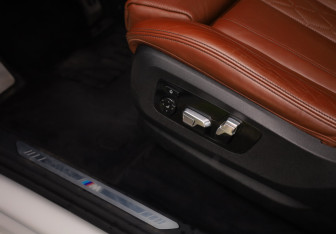 Подержанный автомобиль BMW X5 2019 года (30 фото)