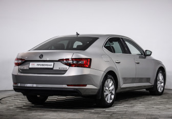Подержанный автомобиль Skoda Superb Liftback 2018 года (5 фото)