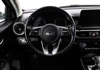 Подержанный автомобиль Kia Cerato Sedan 2020 года (13 фото)