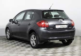 Подержанный автомобиль Toyota Auris Hatchback 2008 года (7 фото)