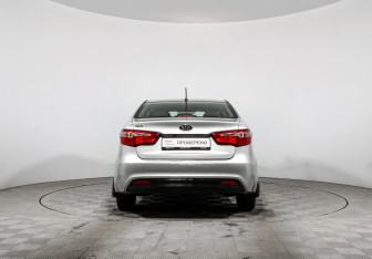 Подержанный автомобиль Kia Rio Sedan 2012 года (6 фото)